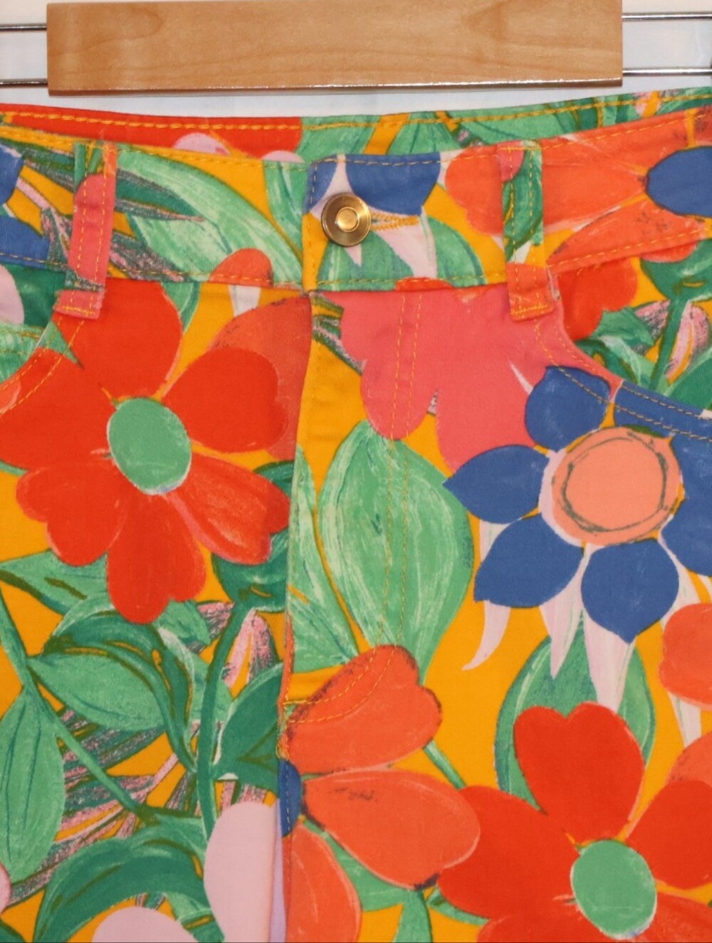 Gianni Bini Multicolored Floral Print Wide-Leg Jeans. - Picture 2 of 8